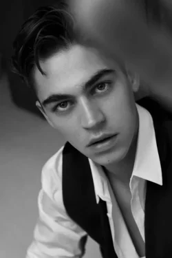 Hero Fiennes Tiffin